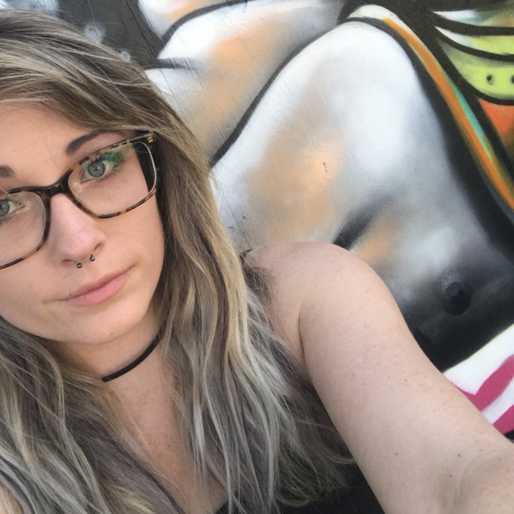 Meet your Posher, Danielle